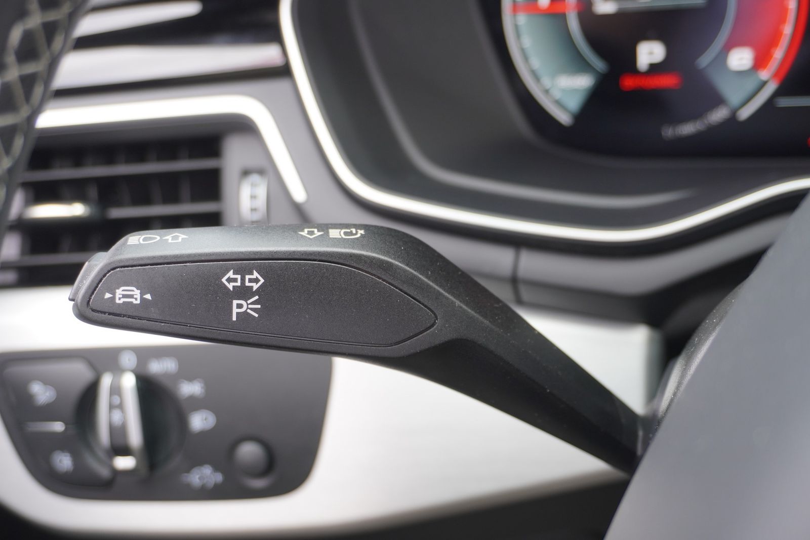 Audi A4 Avant 40 TDI S-Tronic S-Line - Samsaru's Car Outlet