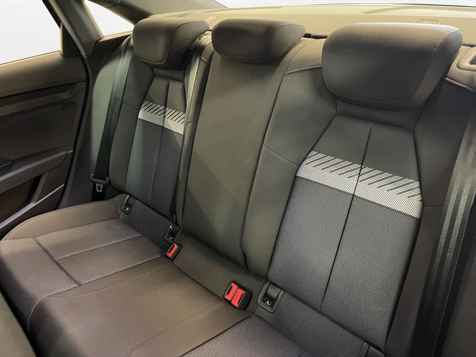 Audi A3 Limousine 35 TFSI advanced LED LM 17" Navi PD