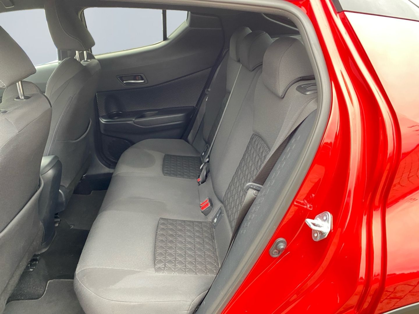 Toyota C-HR 2.0 Hybrid Team D *LED*ACC*Navi*CarPlay*CAM