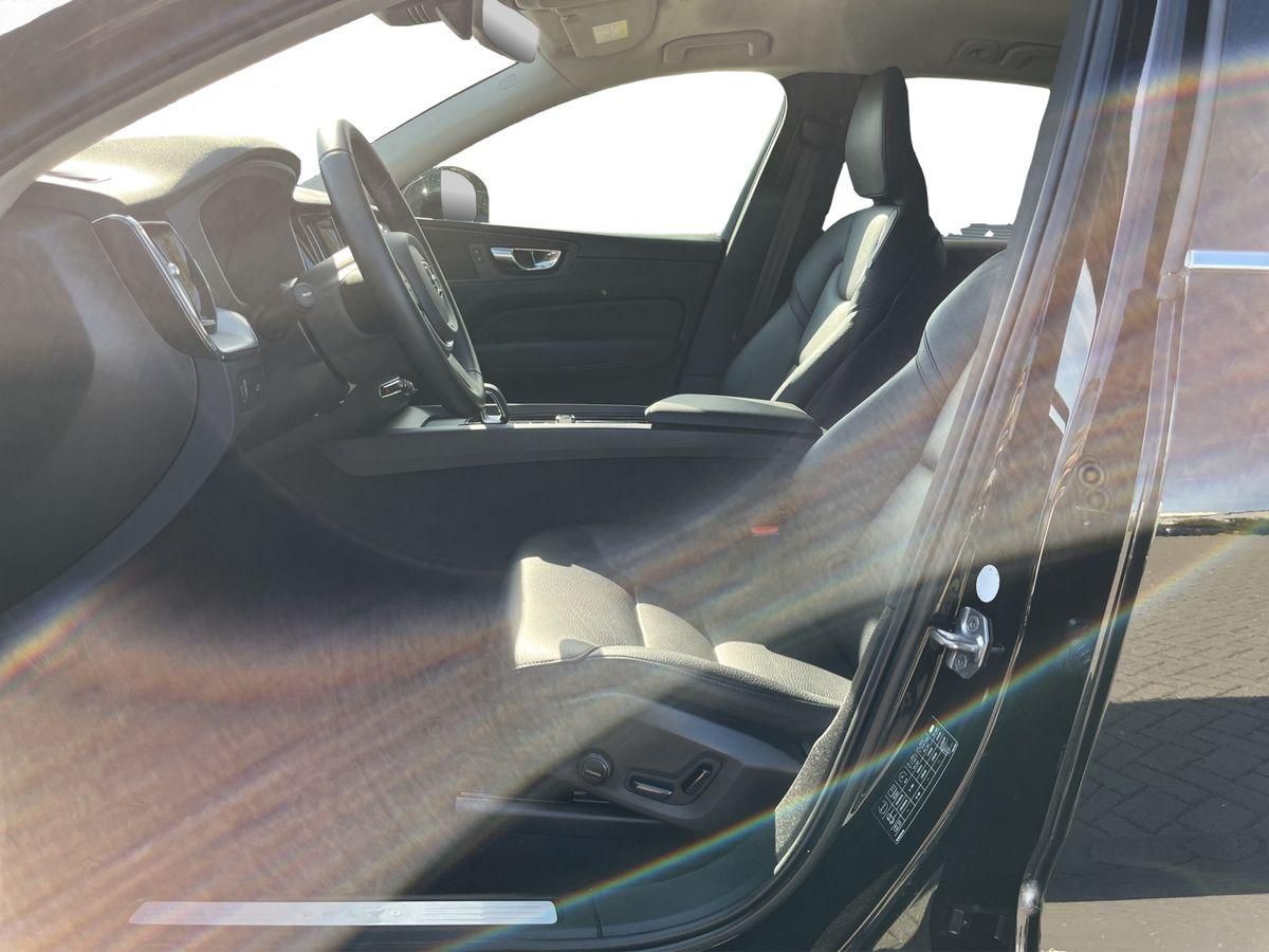 Volvo XC60 2.0 Diesel Momentum Pro AWD - Samsaru's Car Outlet