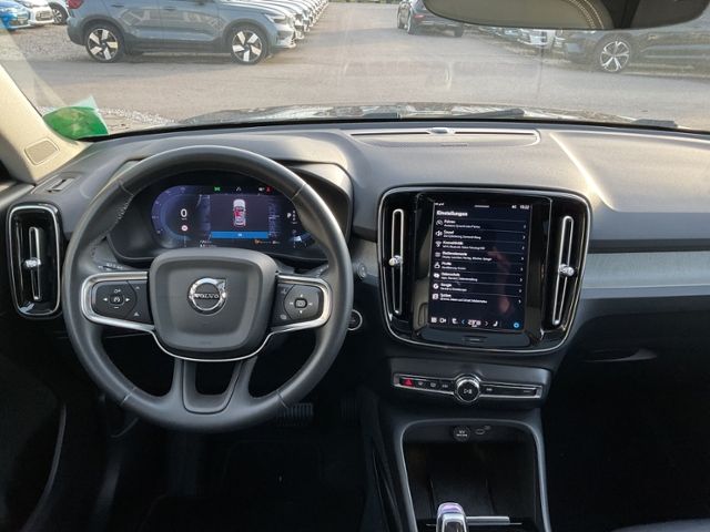 Volvo XC40 B4 Ultimate Dark AWD AHK ACC Pano 360° 20"