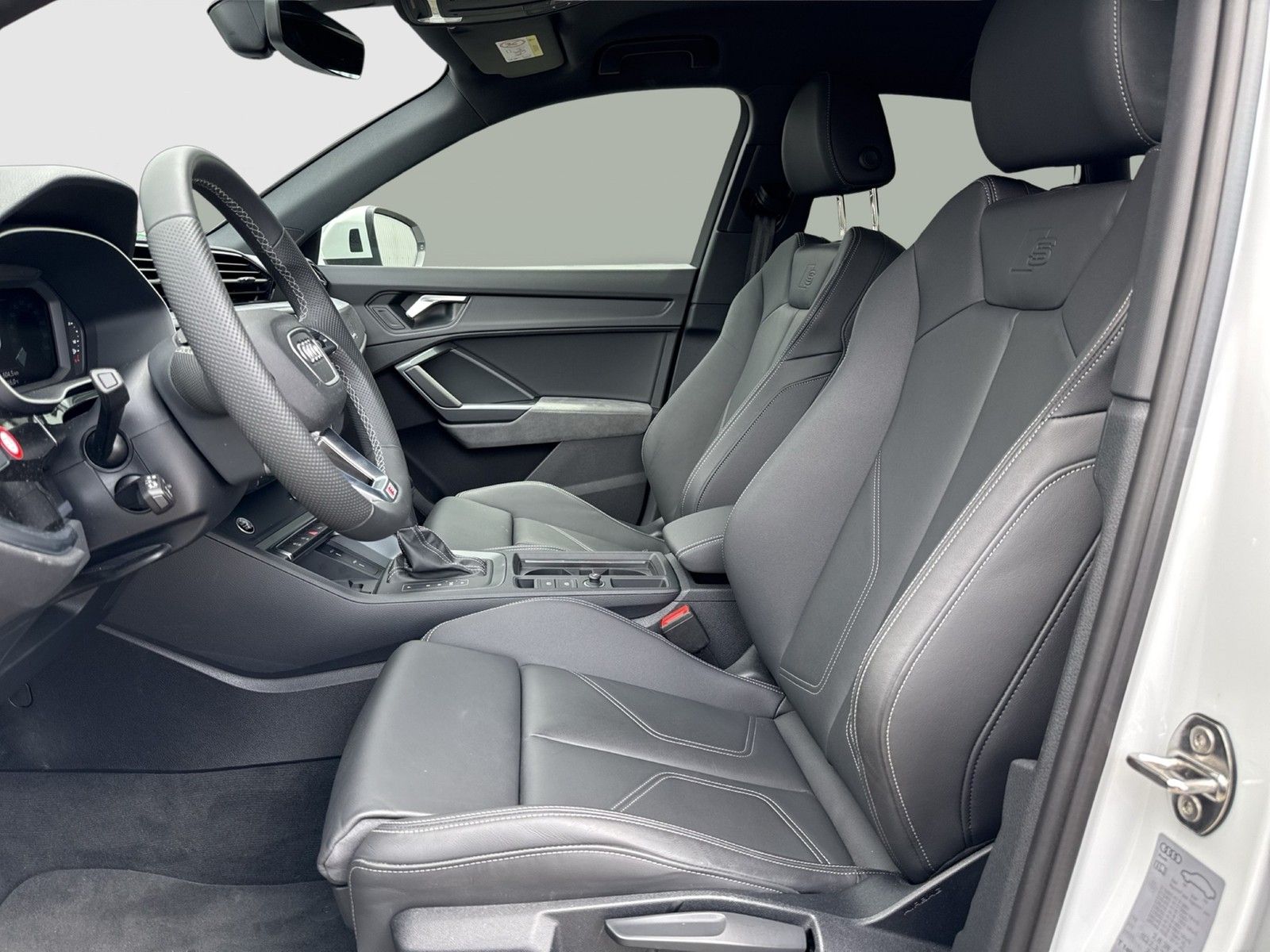 Audi Q3 40 quattro S LINE STANDHZ. AHK 360°CAM LM20