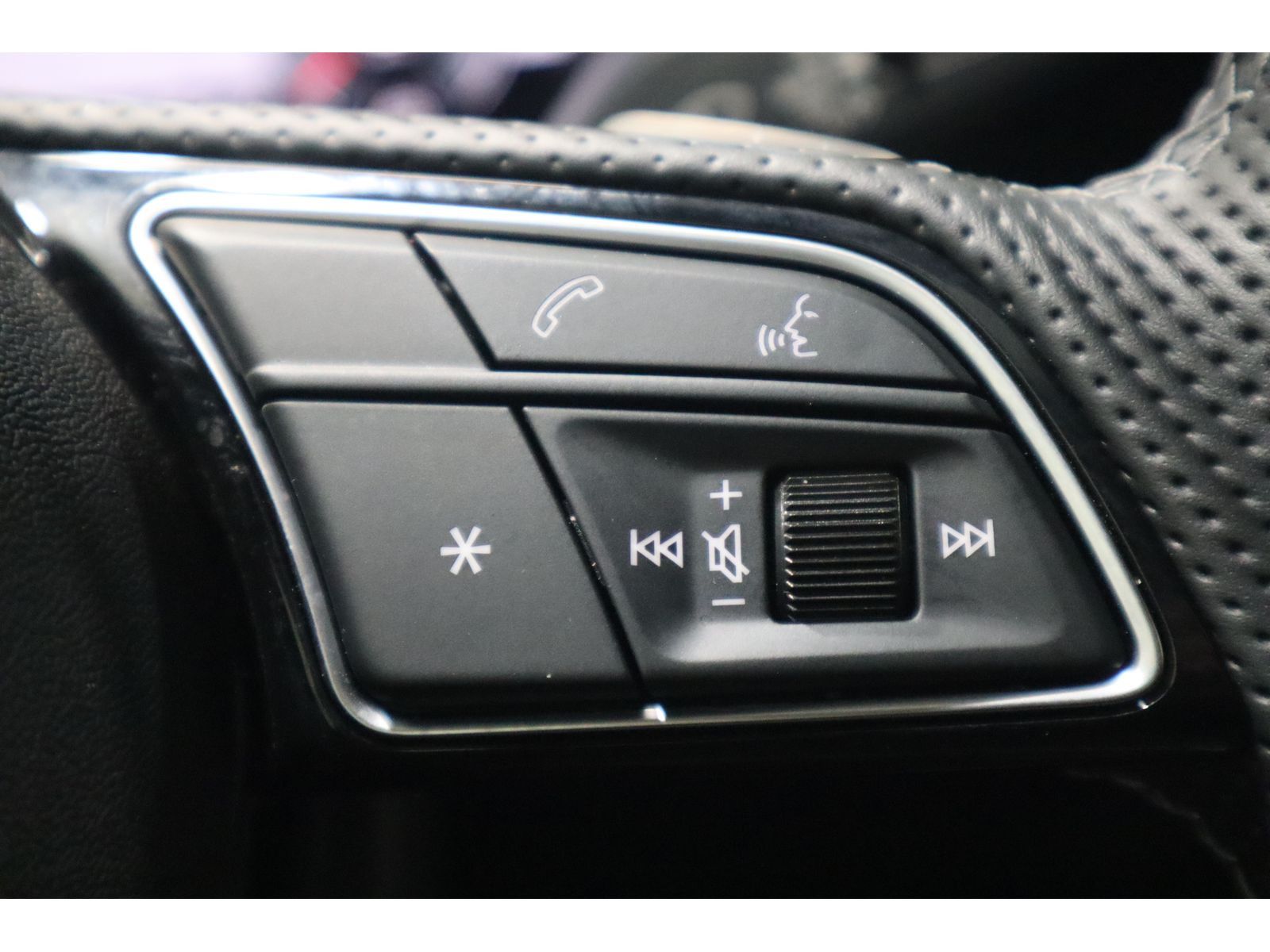 Audi A3 Sportback 35 TFSI S line - Samsaru's Car Outlet