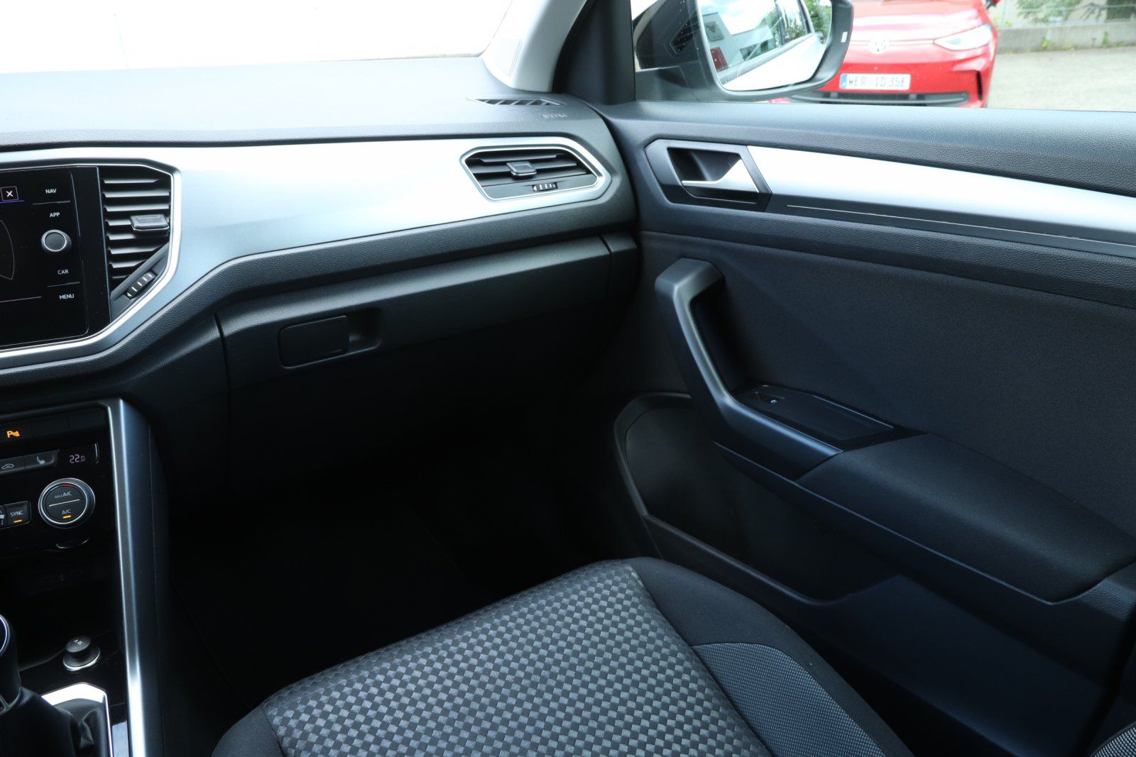 Volkswagen T-Roc 1.0 TSI Active - Samsaru's Car Outlet