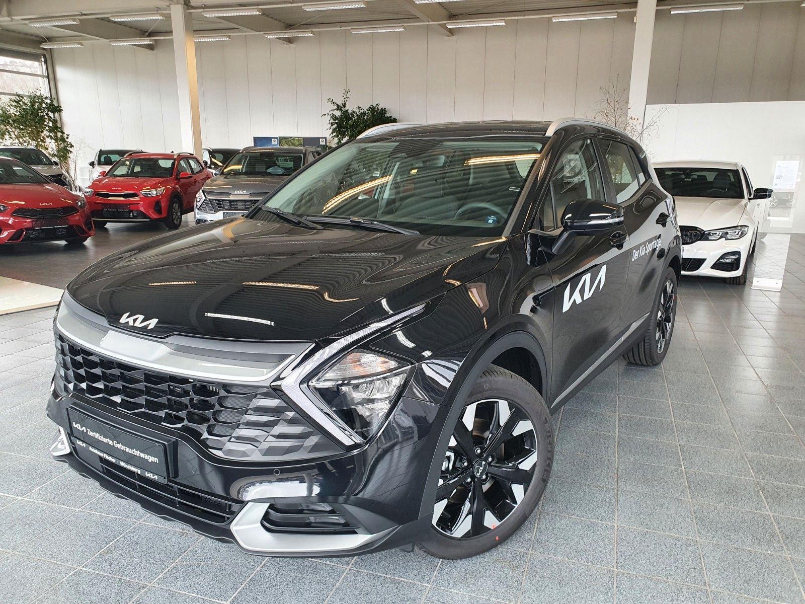 Kia Sportage 1.6T PHEV Vision 4WD - Samsaru's Car Outlet