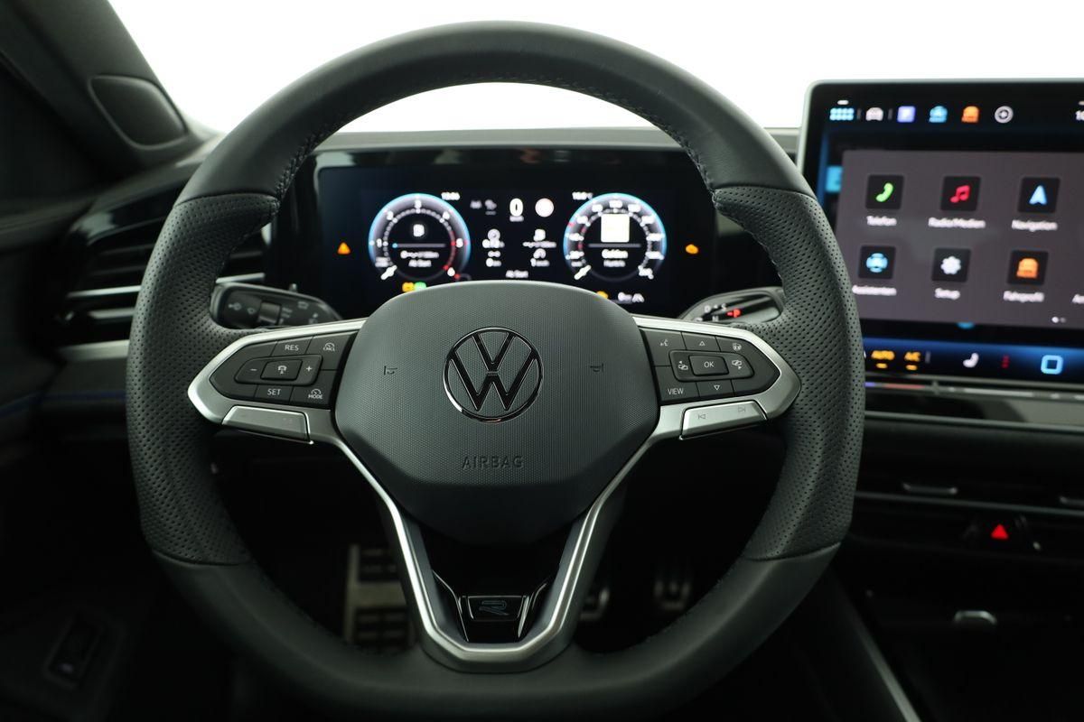 Volkswagen Passat Variant TDI DSG 4M R-LINE Black, AHK, IQ.