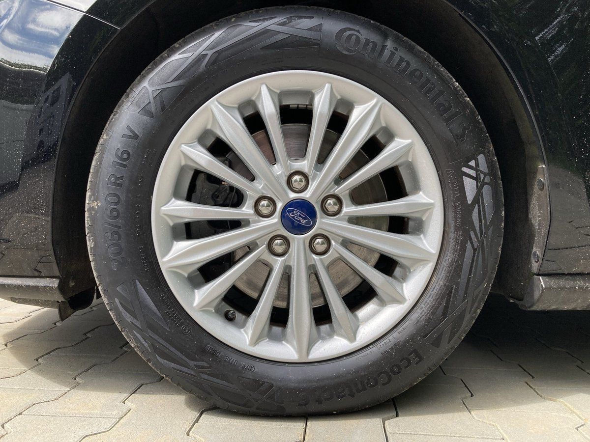 Ford Focus Turnier Titanium X 1.5 EcoBl. Aut. - Samsaru's Car Outlet