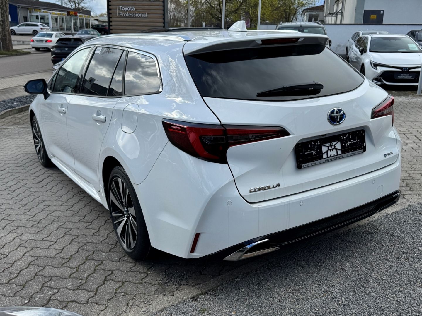 Toyota Corolla Touring Sports Hybrid Teamplayer / CarPl
