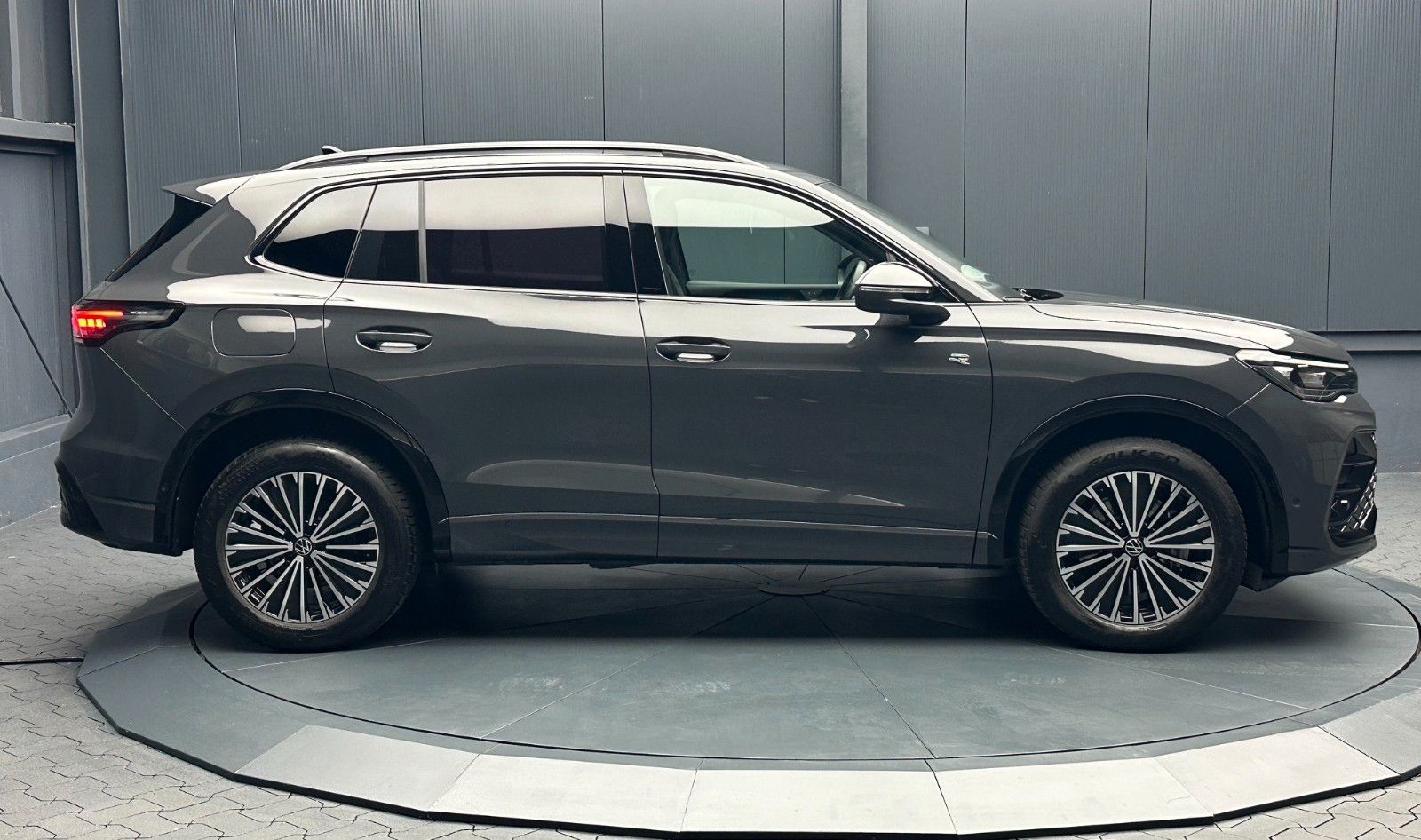 Volkswagen Tiguan 1.5 TSI eHybrid *R-Line/Black Style*LEDER