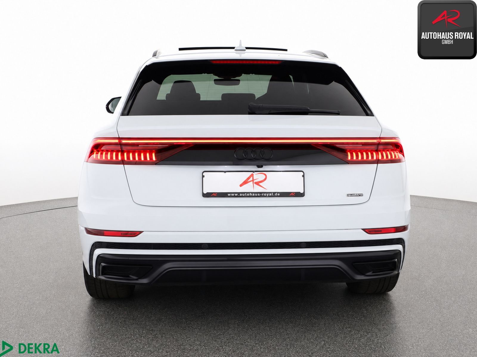 Audi Q8 55 TFSI qu 3x S Line MASSAGE,S-SITZE,B+O,AHK