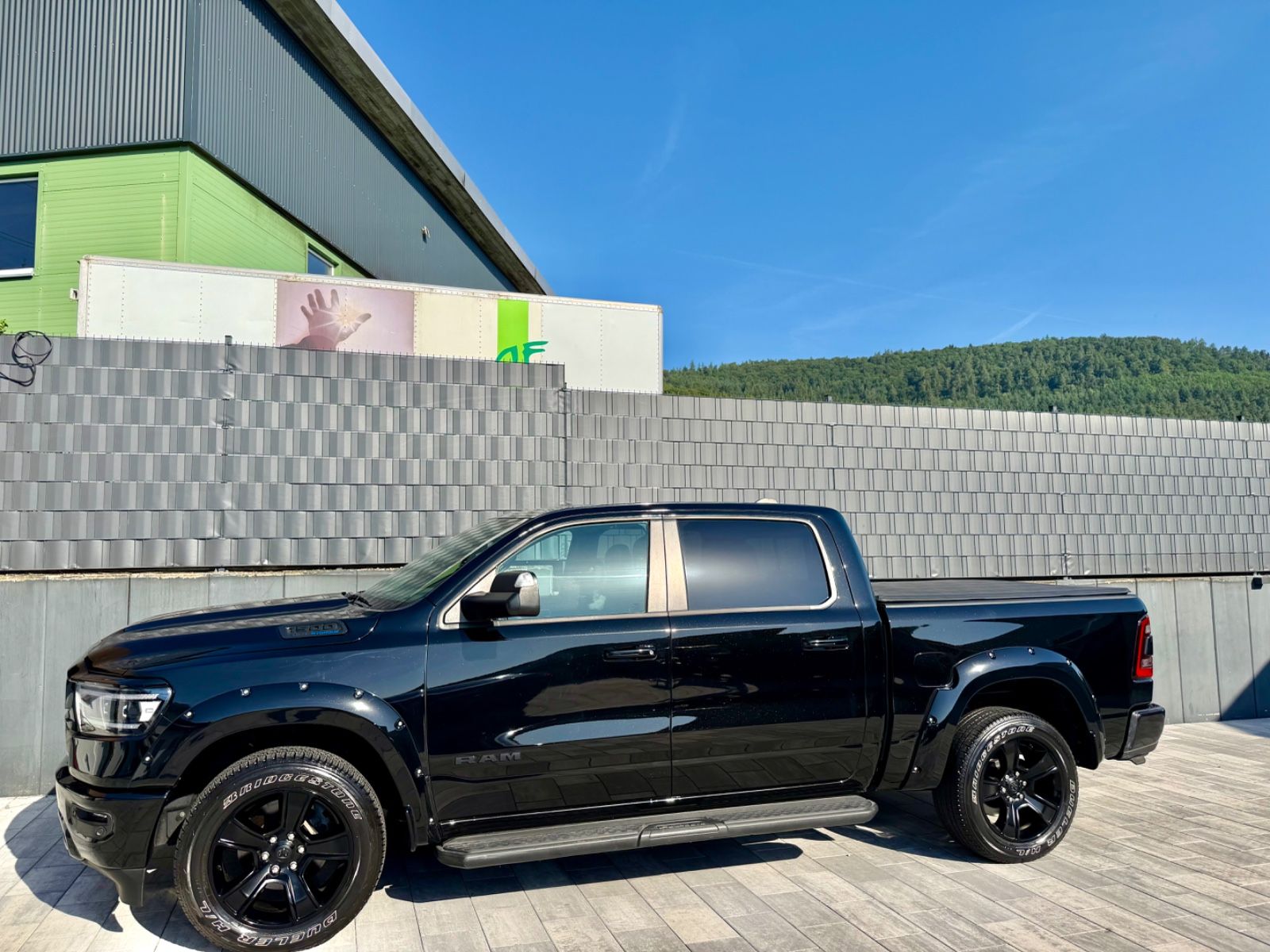 Dodge RAM 5,7 V8 HEMI-WIDEBODY-SPORT/EDITION-CREW CAB