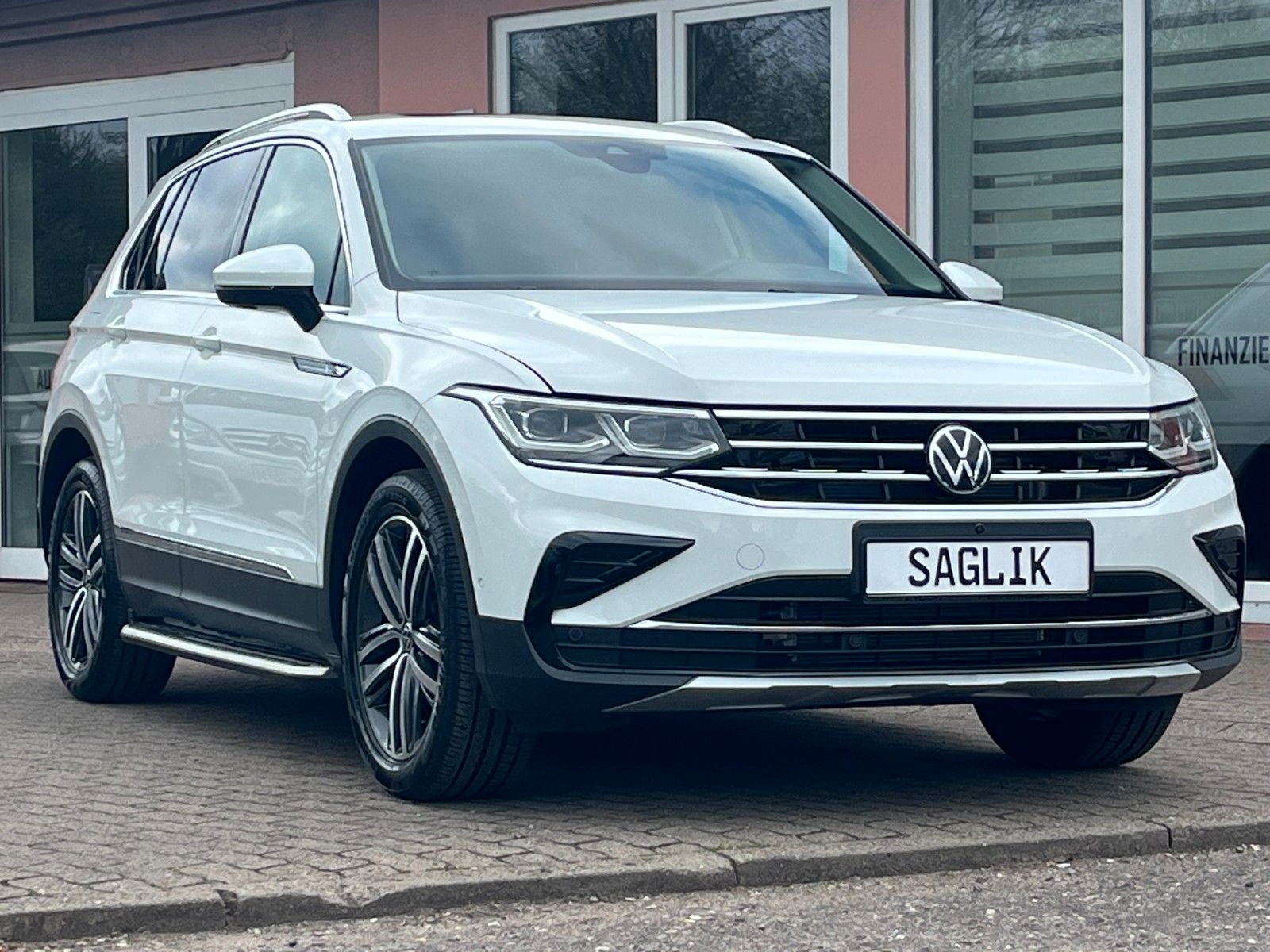 Volkswagen Tiguan 2.0 TDI DSG Top-Ausstattung - Samsaru's Car Outlet