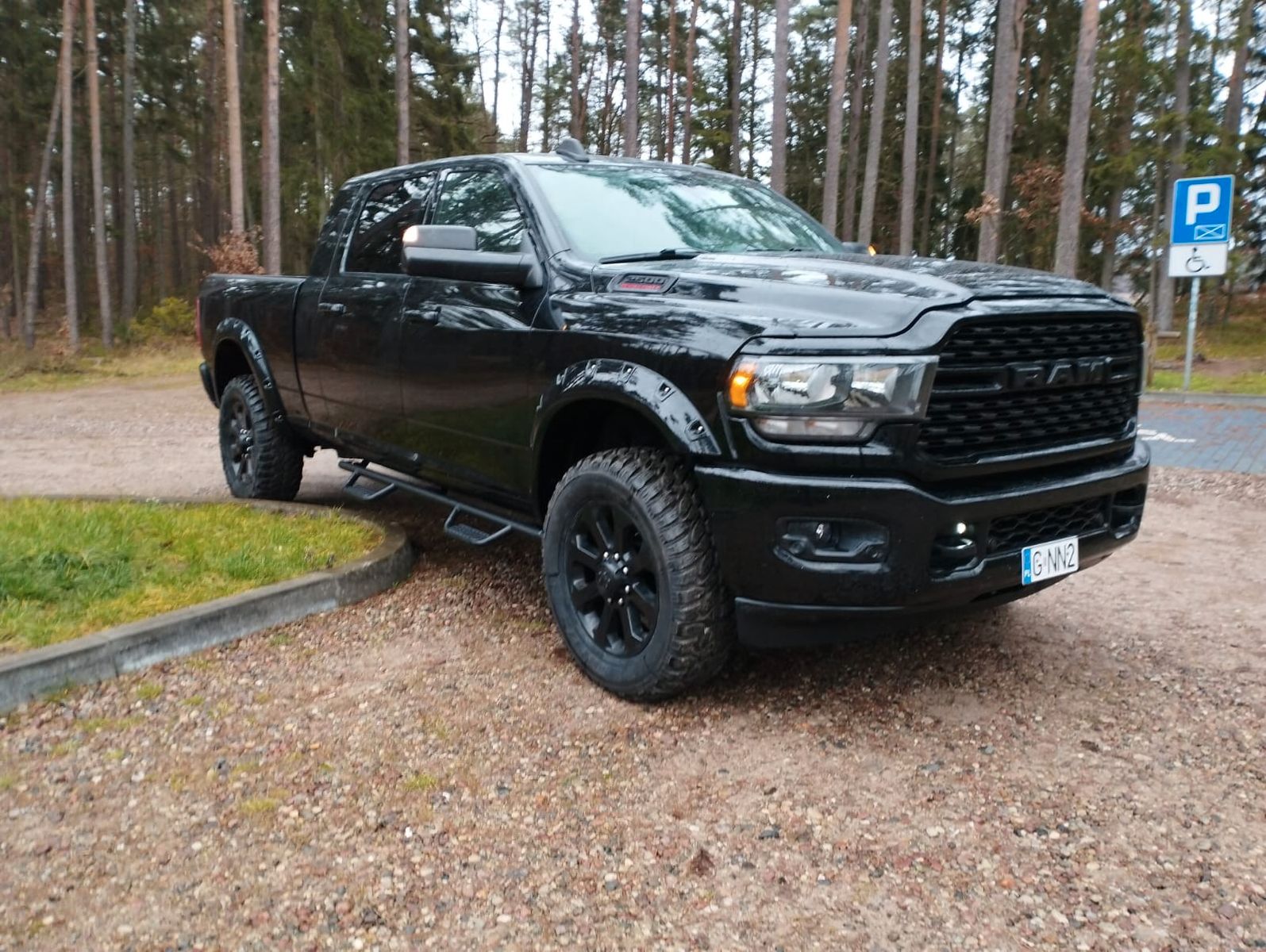 Dodge RAM 2500 MEGA CAB, 4X4, 6,7, 370KM LEDER