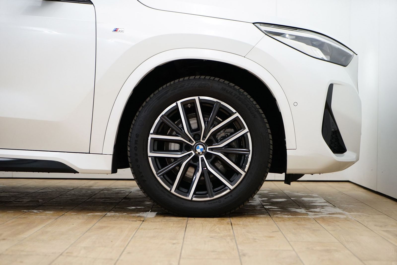 BMW X1 xDrive23i M Sport - Samsaru's Car Outlet