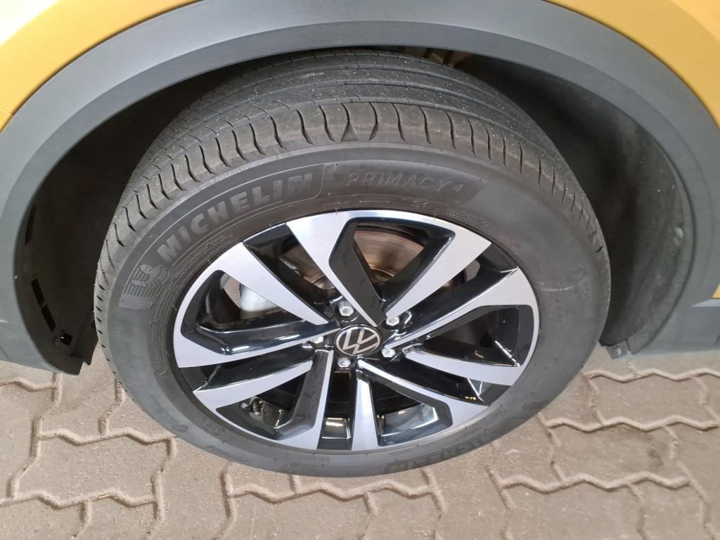 Volkswagen T-Roc 1.5 TSI DSG - Samsaru's Car Outlet