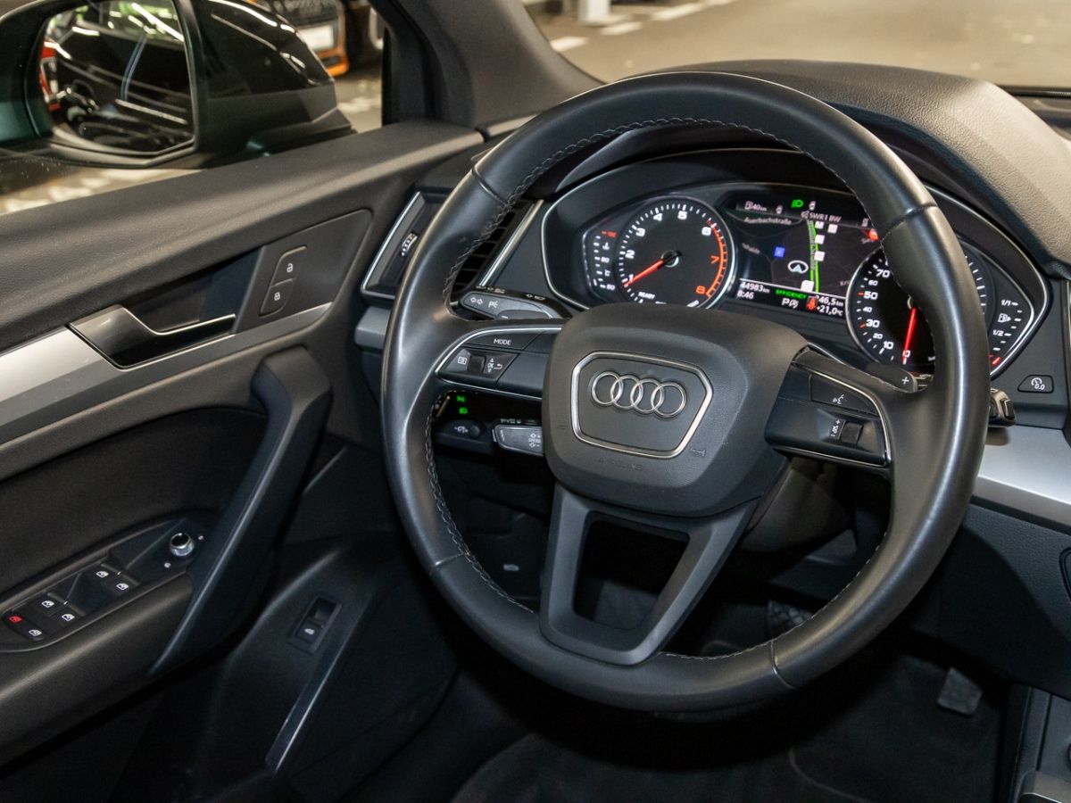 Audi Q5 40 TFSI quattro - Samsaru's Car Outlet