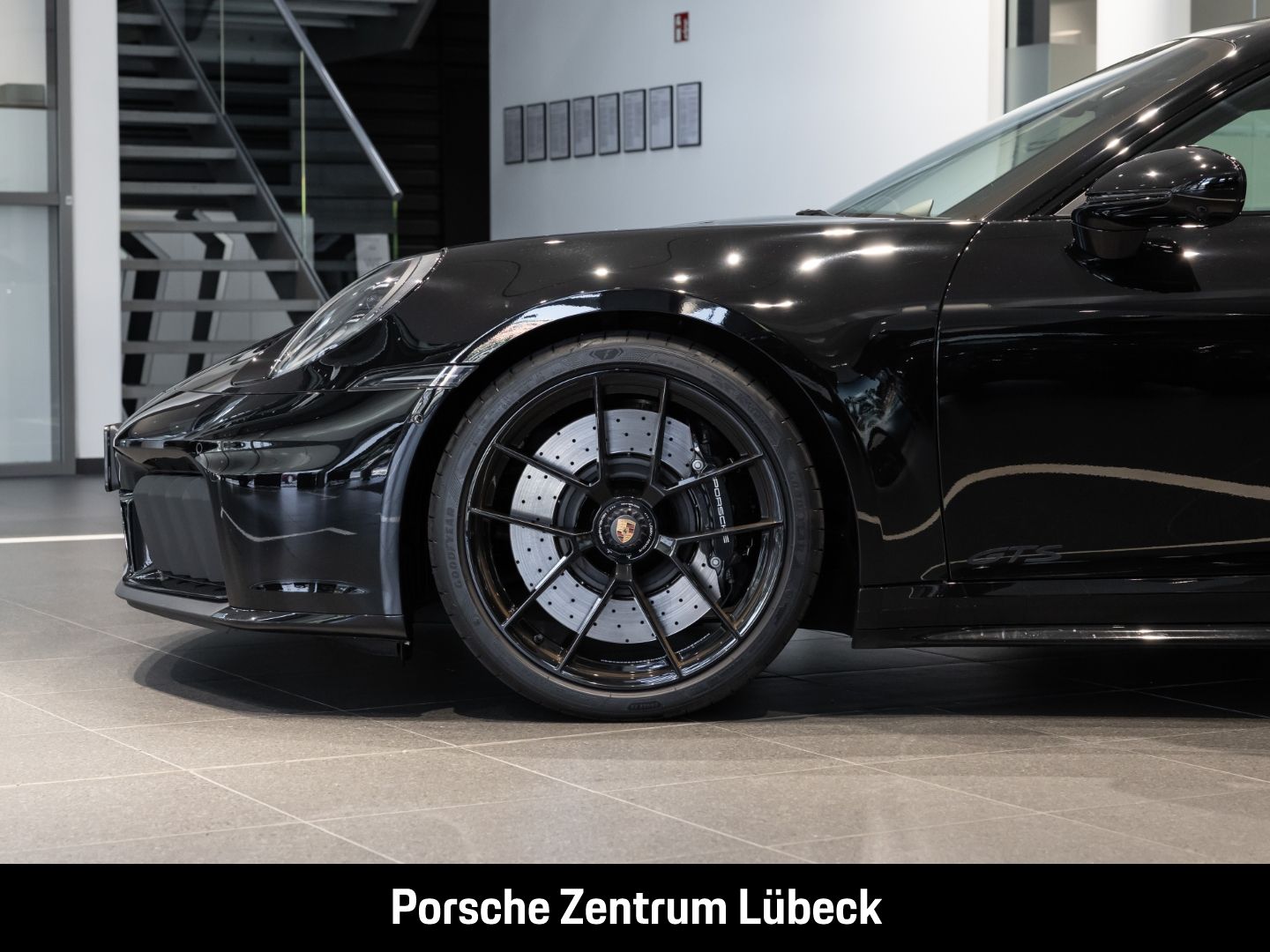 Porsche 992 911 Carrera 4 GTS BOSE Sportabgasanlage LED