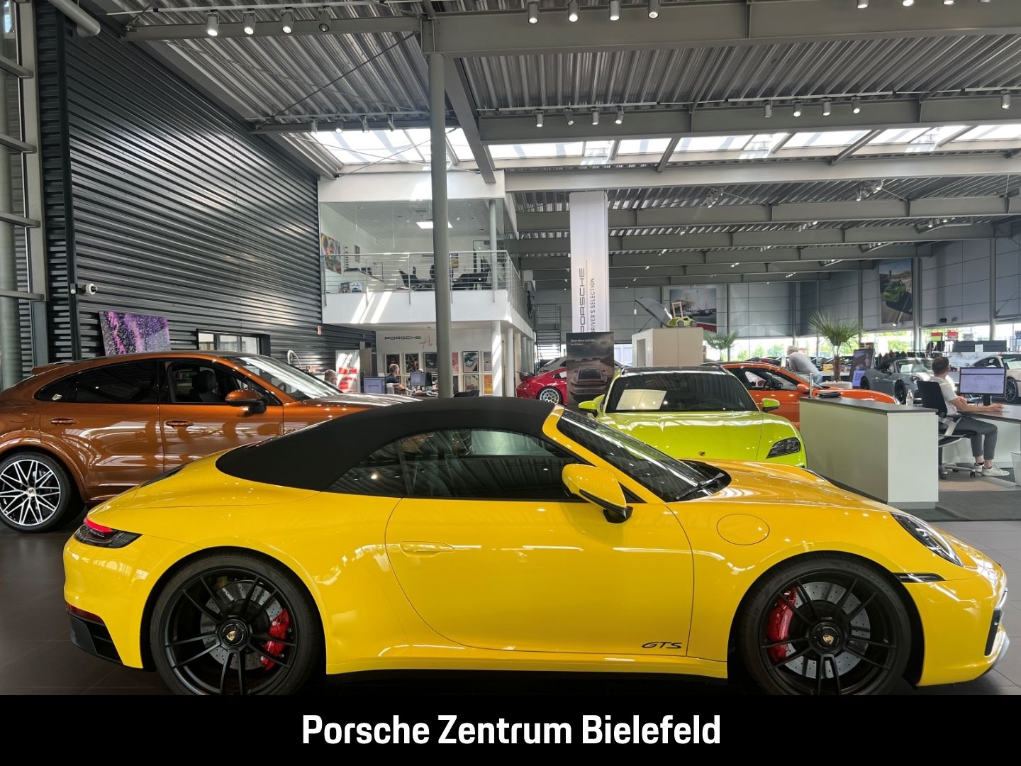 Porsche 992 911 Carrera 4 GTS Cabrio HA-Lenkung LED BOSE