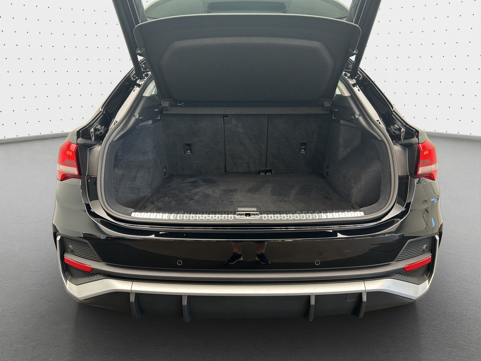 Audi Q3 Sportback 40 TDI qu S line - Samsaru's Car Outlet