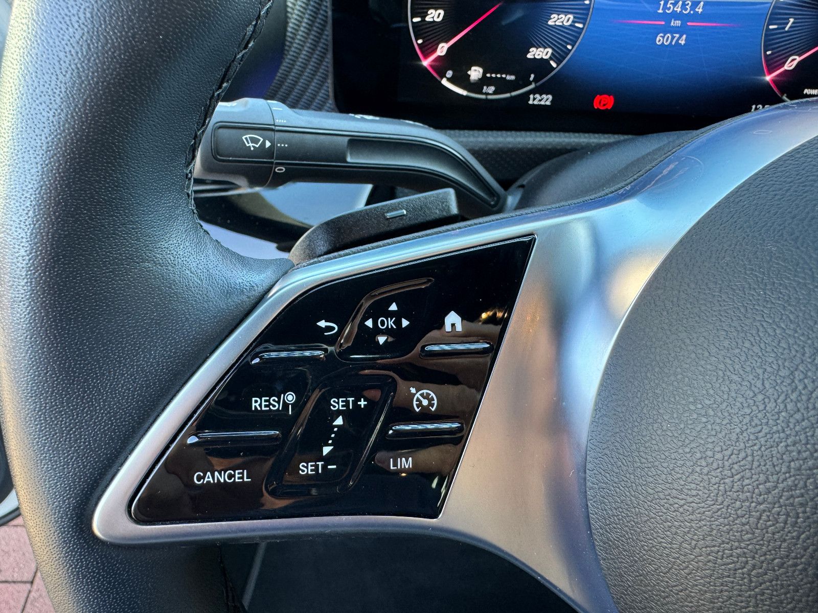 Mercedes-Benz A 180 AMG-Line - Samsaru's Car Outlet