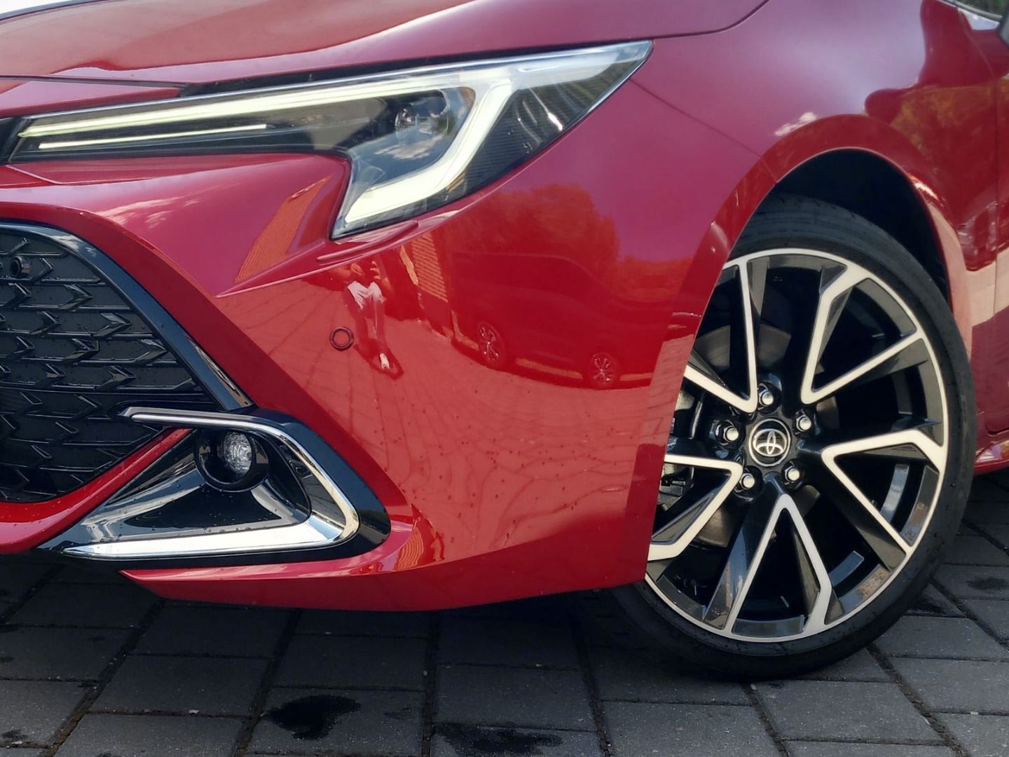 Toyota Corolla Touring Sports 2.0 Hybrid Lounge +Matrix