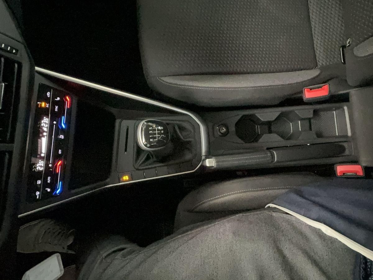 Volkswagen Taigo 1.0 TSI LIFE - Samsaru's Car Outlet
