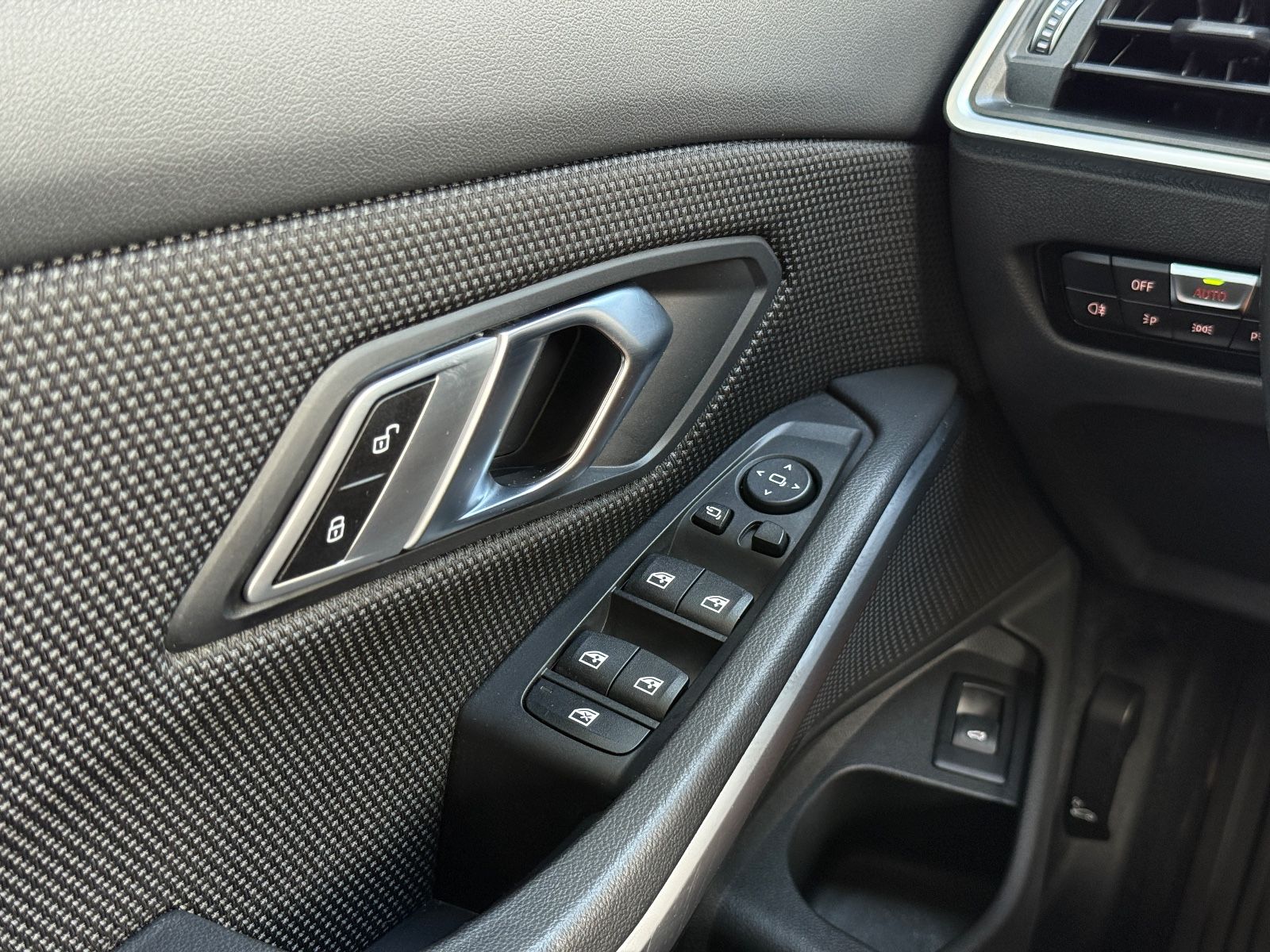 BMW 320 d - Samsaru's Car Outlet