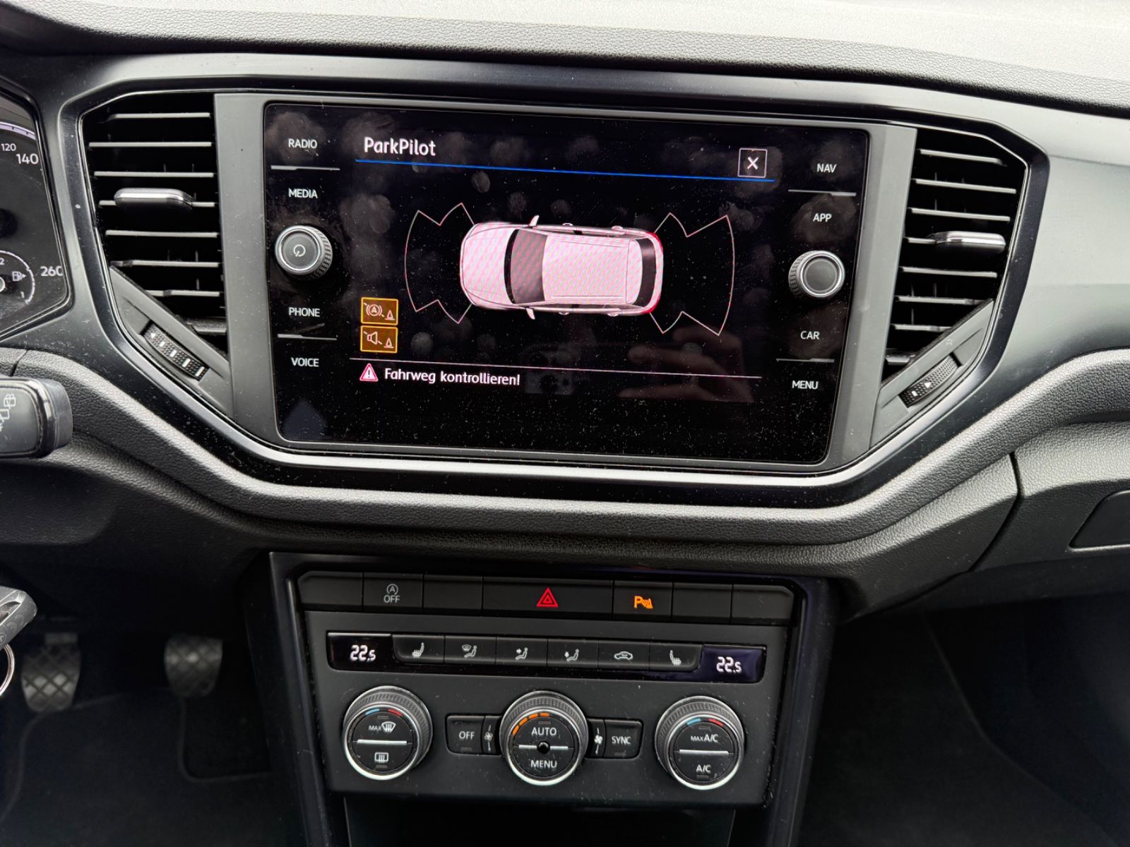 Volkswagen T-Roc 1.0 TSI - Samsaru's Car Outlet