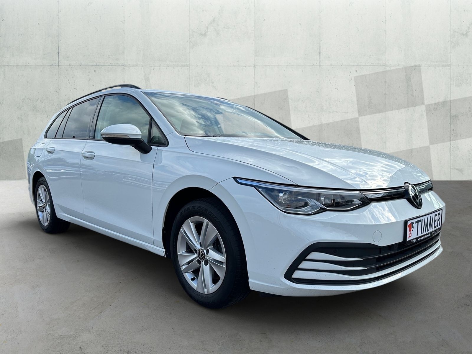 Volkswagen Golf VIII Variant 2.0 TDI LIFE - Samsaru's Car Outlet