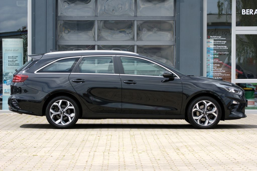 Kia Ceed SW 1.6 CRDi DCT Spirit - Samsaru's Car Outlet