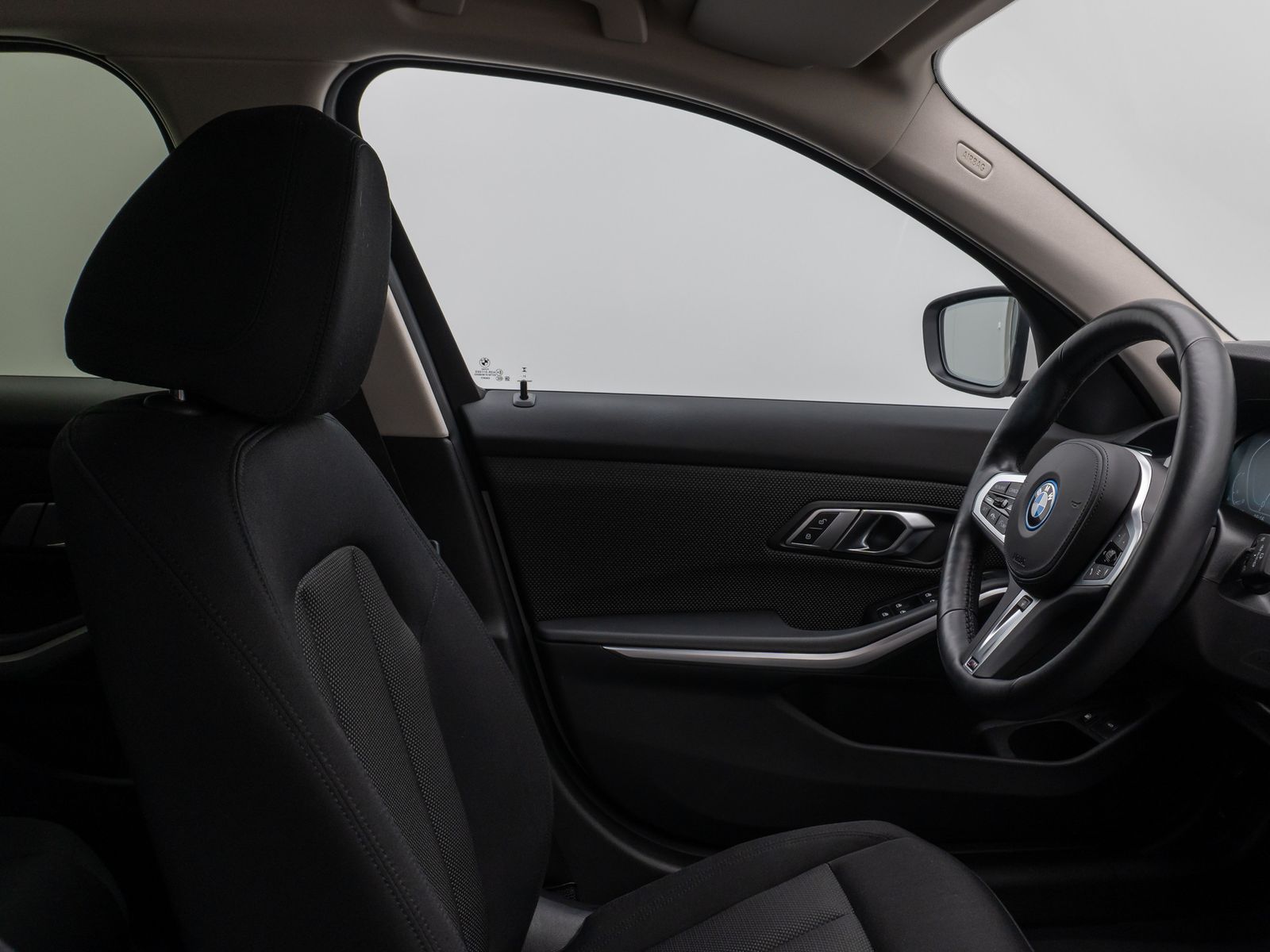 BMW 330e - Samsaru's Car Outlet
