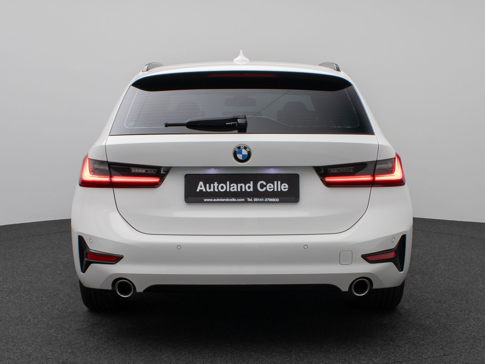 BMW 320d SportLine - Samsaru's Car Outlet