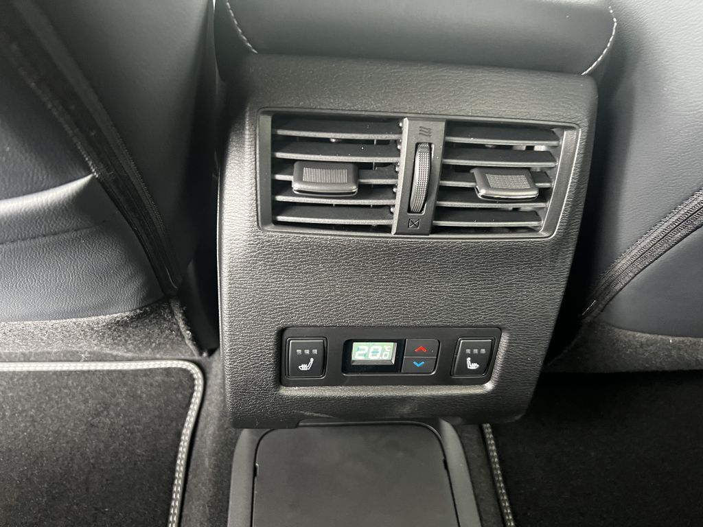 Mitsubishi Outlander 2.4 4WD Plug-In Hybrid Top