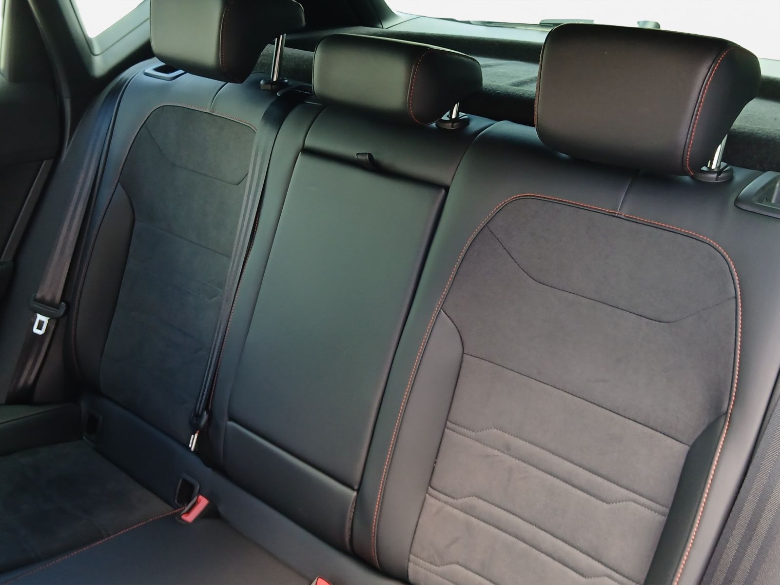 Seat Ateca FR 2.0 TDI DSG*NAVI*AHK*KAM*SHZ*ACC*LED*