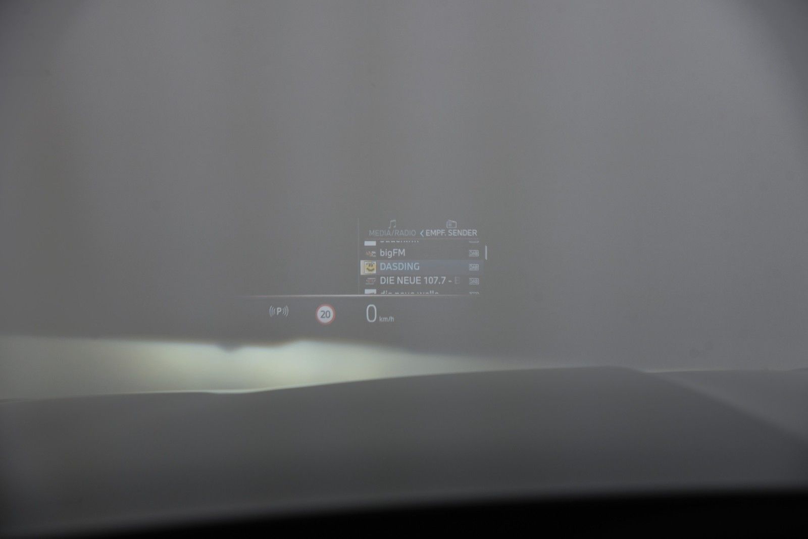 BMW 740d xDrive M Sport Pro ACC LED Pano HUD B&W