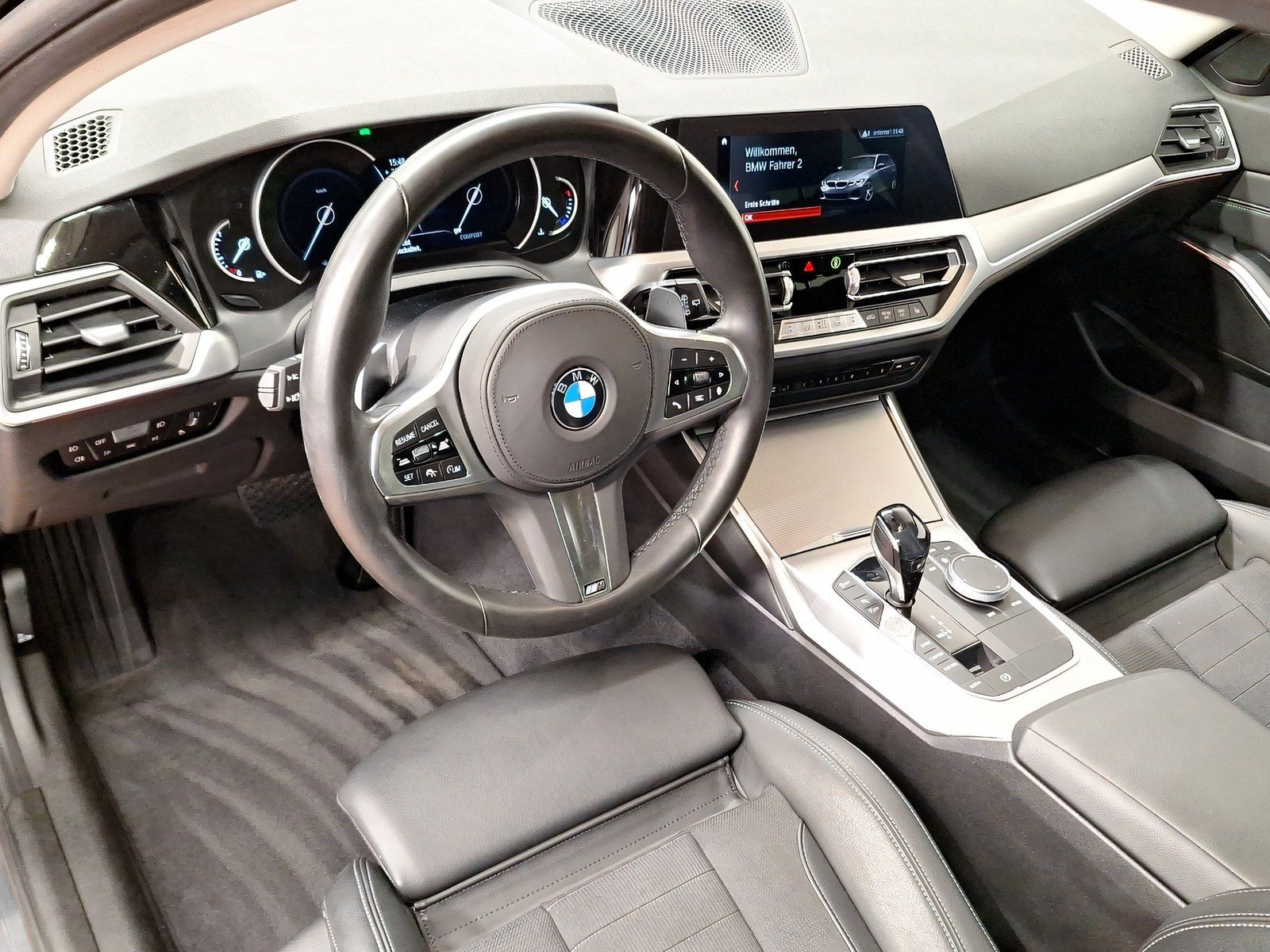 BMW 330i Touring Sport Line - Samsaru's Car Outlet