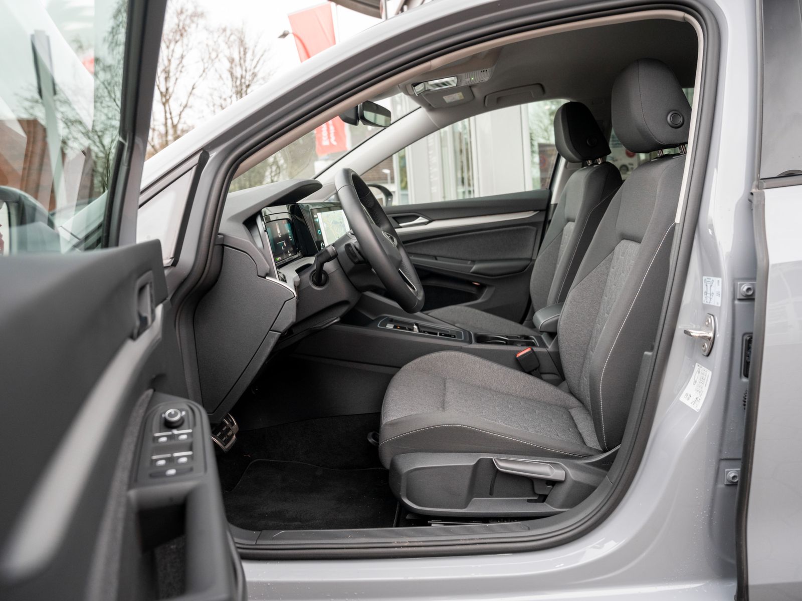 Volkswagen Golf Variant MOVE 1.0 Life - Samsaru's Car Outlet