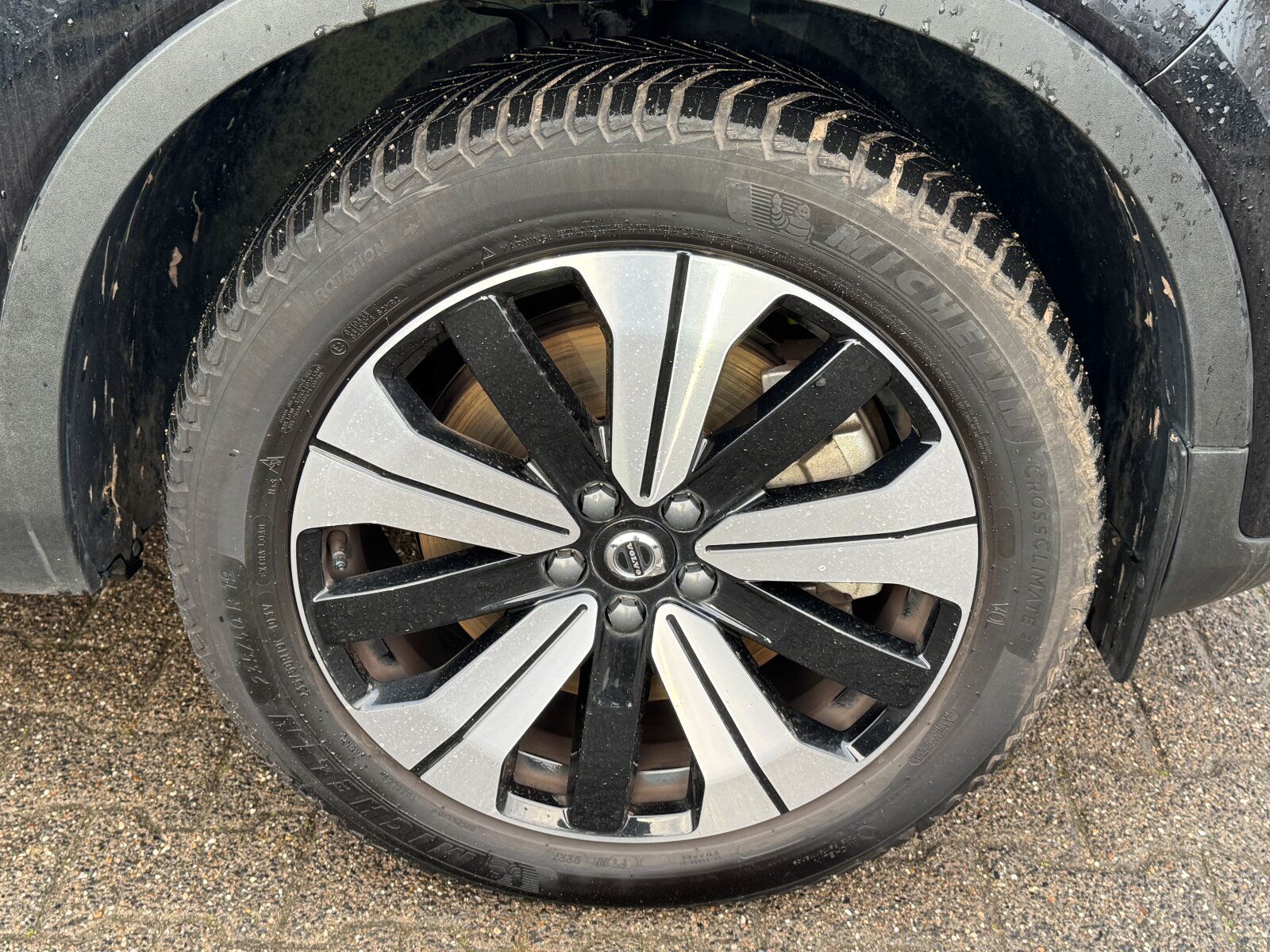 Volvo XC40 T5 Ultimate Dark AHK|PANO|