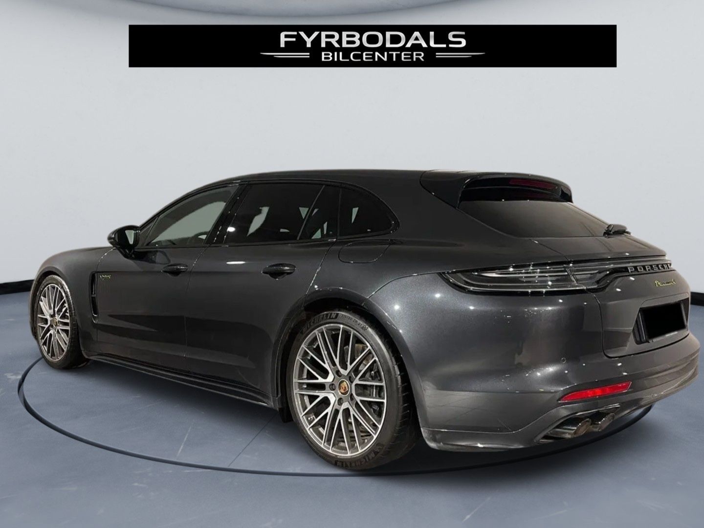 Porsche Panamera Sport Turismo 4 E-Hybrid Platinum Edit