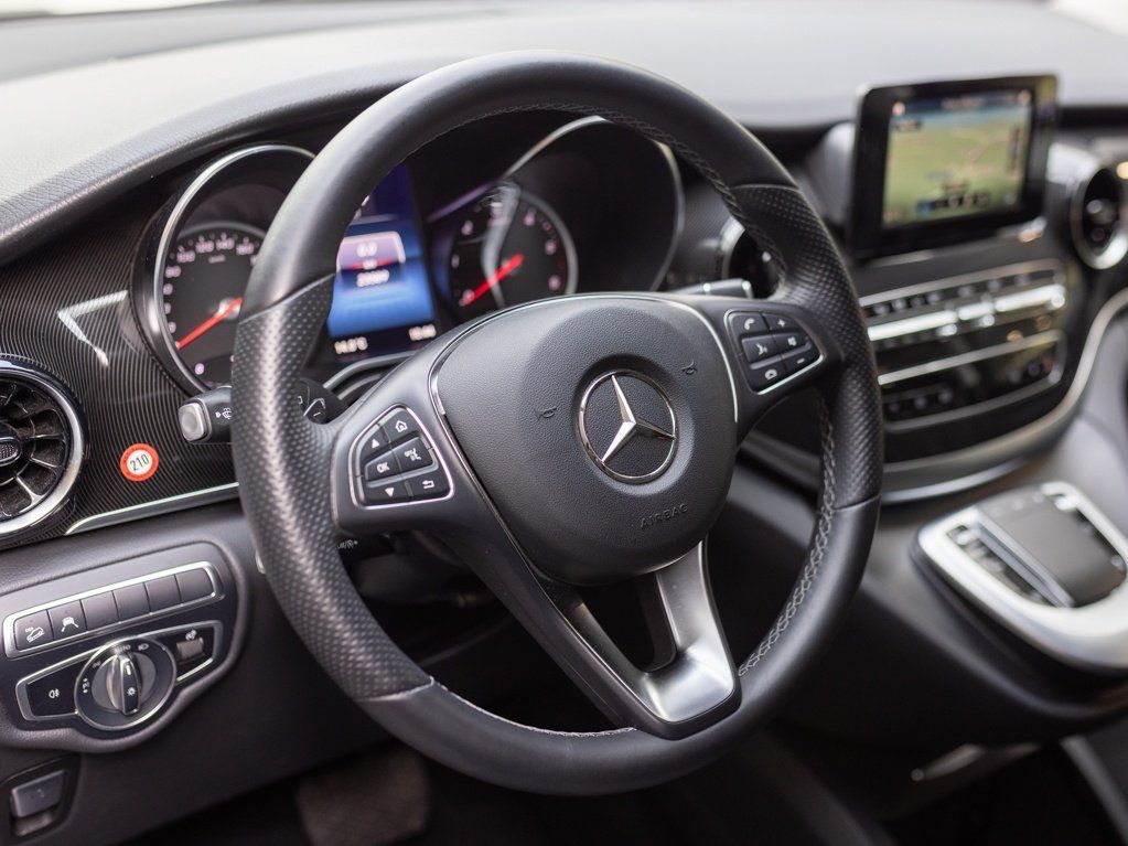 Mercedes-Benz V 220 d 4M Edition - Samsaru's Car Outlet