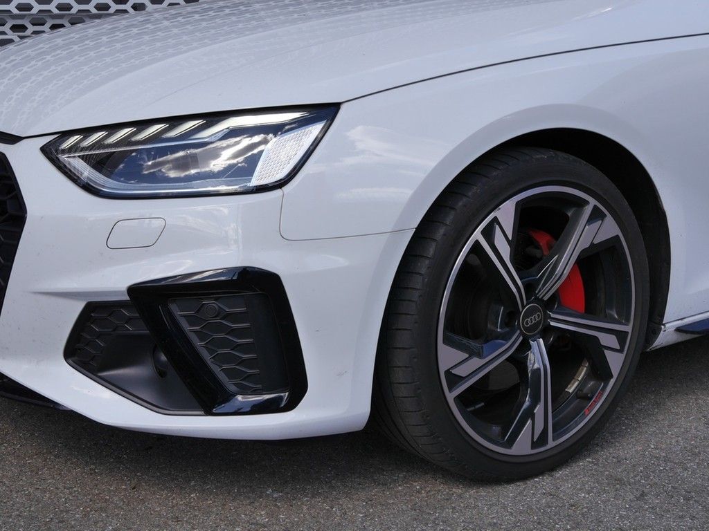 Audi A4 Avant 40 TDI quattro S line - Samsaru's Car Outlet