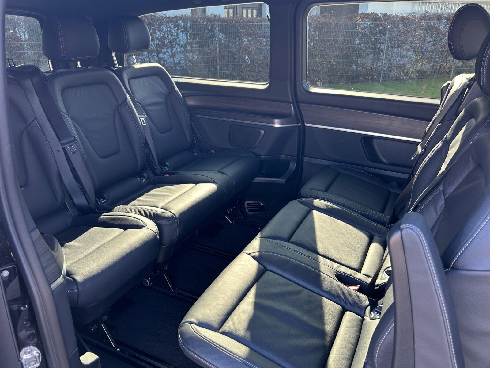 Mercedes-Benz V 300 d AVANTGARDE - Samsaru's Car Outlet