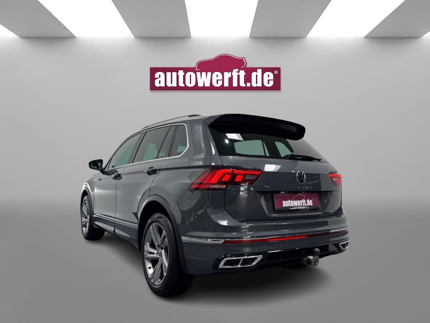 Volkswagen Tiguan 2.0 TDI 4M DSG R LINE PANO AHK MATRIX CAM
