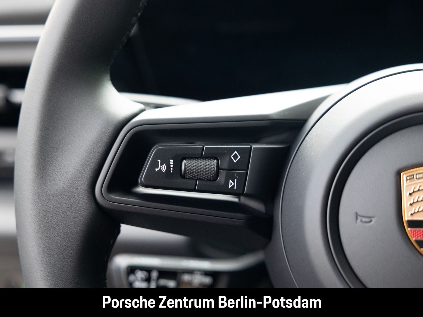 Porsche Macan - Samsaru's Car Outlet