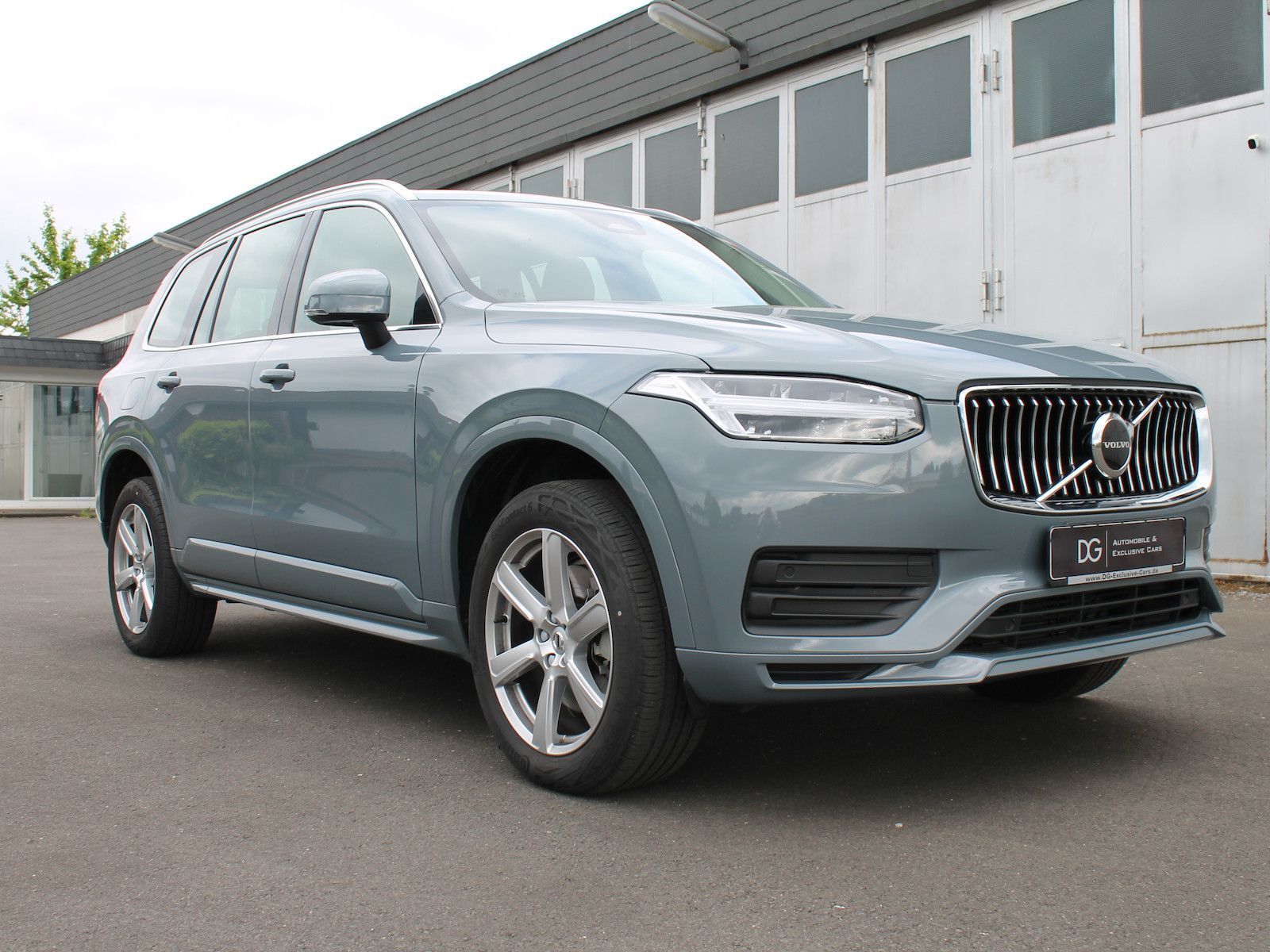 Volvo XC90 Core AWD - Samsaru's Car Outlet