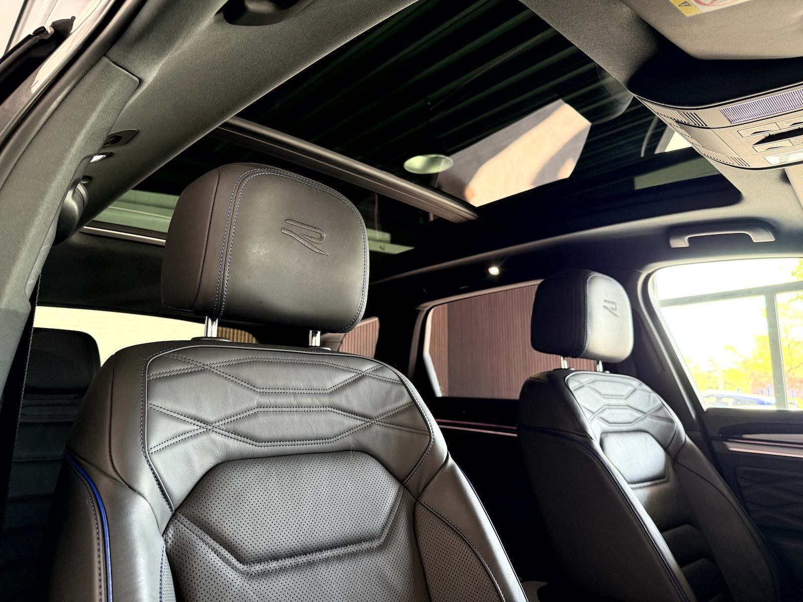 Volkswagen Touareg R 3.0TSI*BlackStyle*Pano*AHK*HUD*IQ*