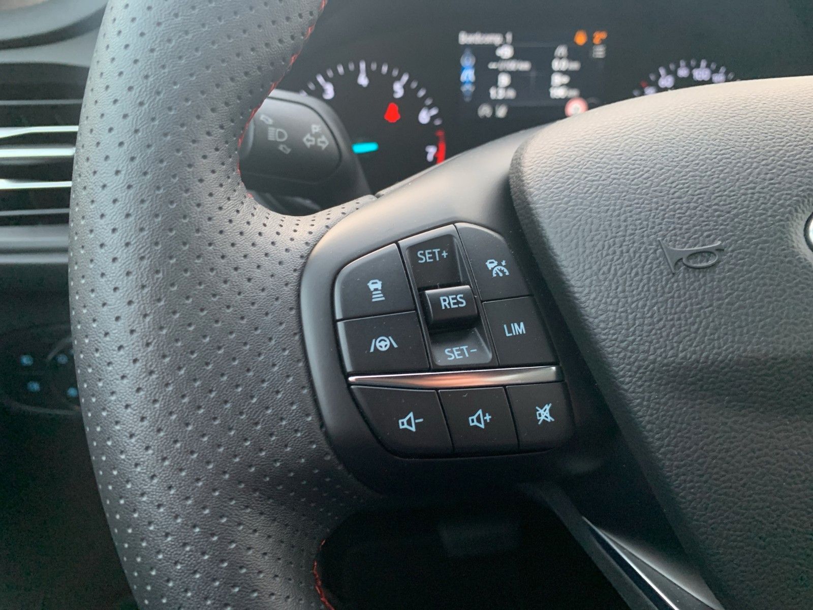 Ford FOCUS ST-LINE+AUTOMATIK+NAVI+KAMERA+ACC+LED+BLIS