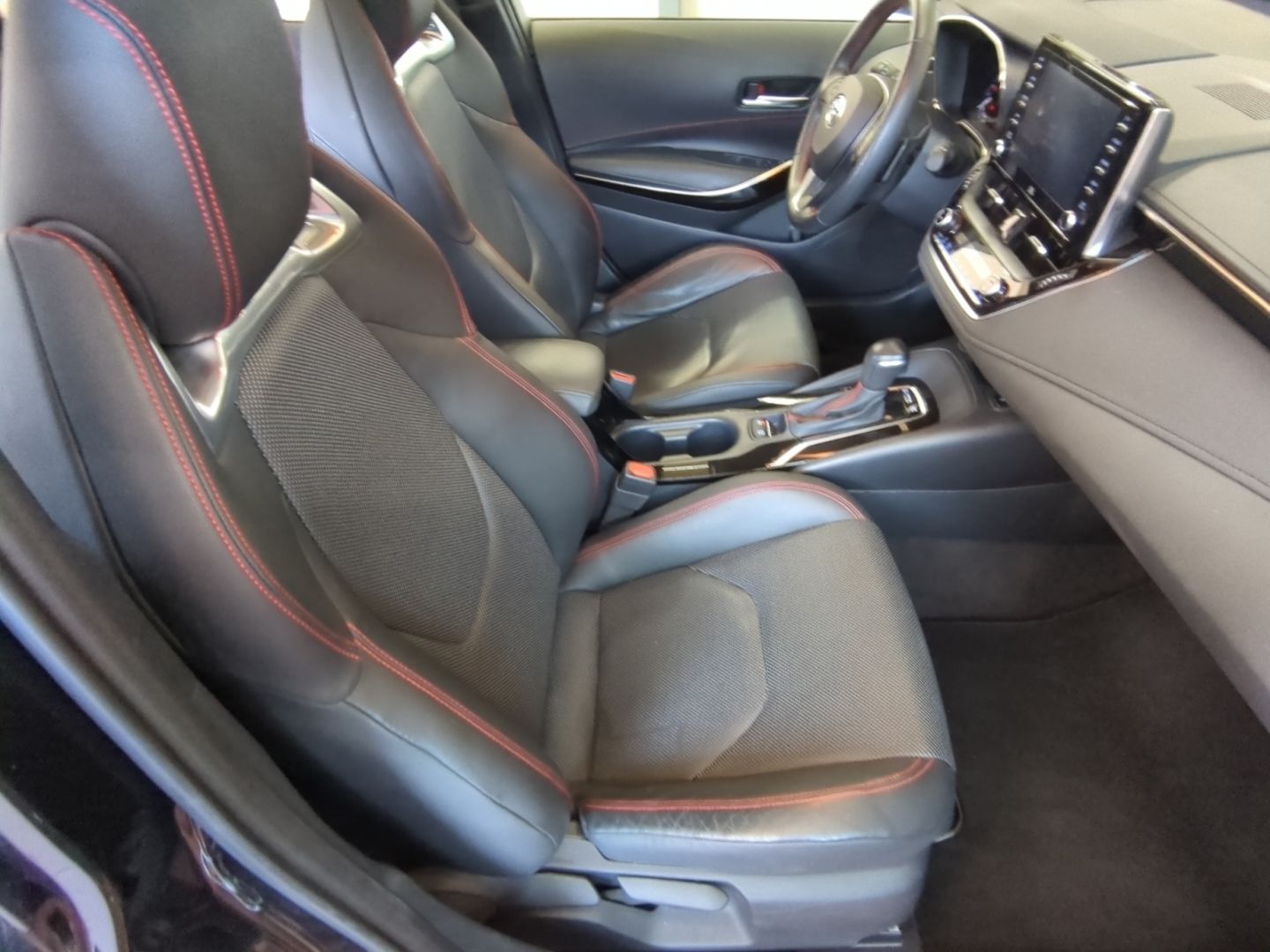 Toyota Corolla Touring Sports 2.0 Hybrid - Samsaru's Car Outlet