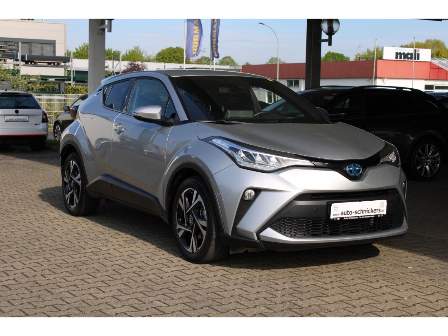 Toyota C-HR Hybrid - Samsaru's Car Outlet
