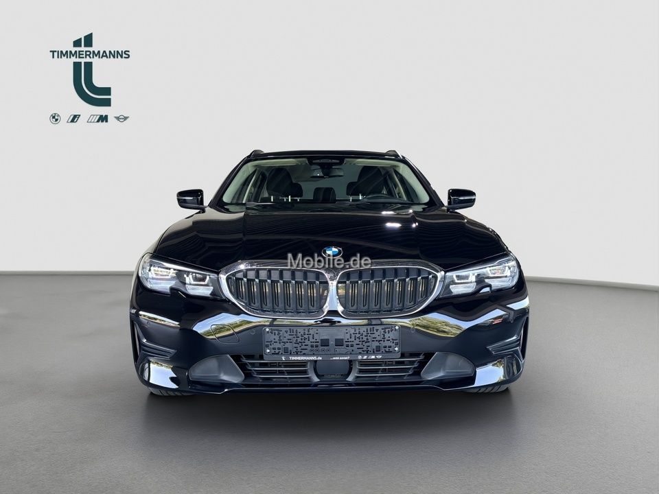 BMW 330d xDrive Touring Advantage - Samsaru's Car Outlet